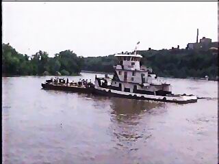 barge_27_longshotmovingaway_04_02.jpg.jpg